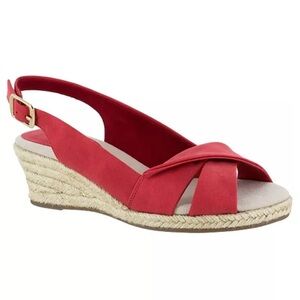 NWT Easy Street
Maureen Espadrille Slingback Sandals